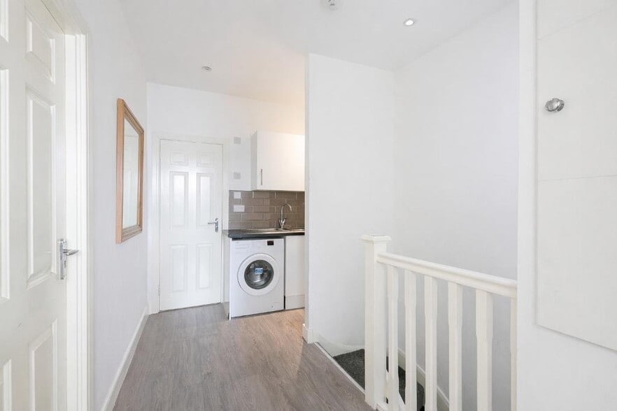 19A Rowan Rd, London for sale - Interior Photo - Image 2 of 10