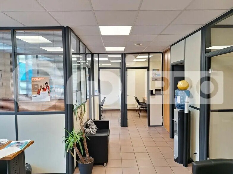 Retail in Compiègne for sale - Building Photo - Image 1 of 6