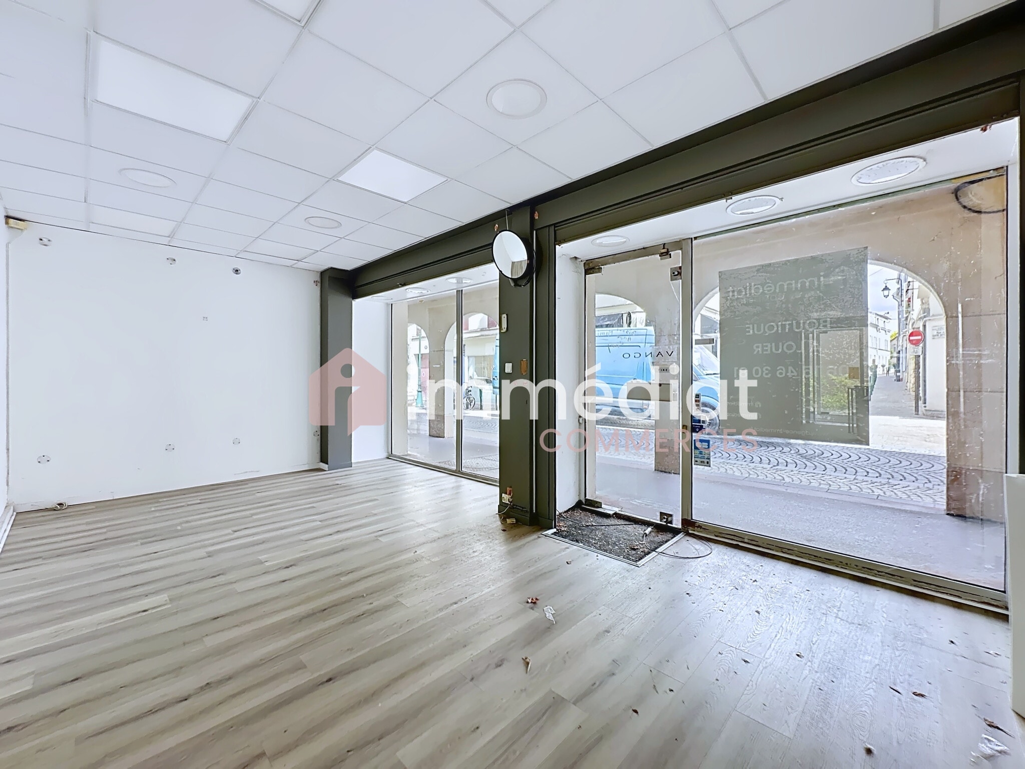 12 Rue Du Château, Rueil-Malmaison to rent Building Photo- Image 1 of 7