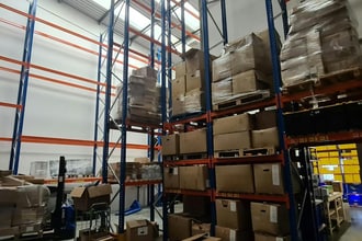 Avro Way, Weybridge to rent Interior Photo- Image 2 of 3