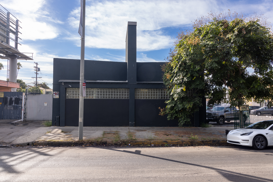 5200 W Washington Blvd, Los Angeles, CA for rent - Building Photo - Image 1 of 39