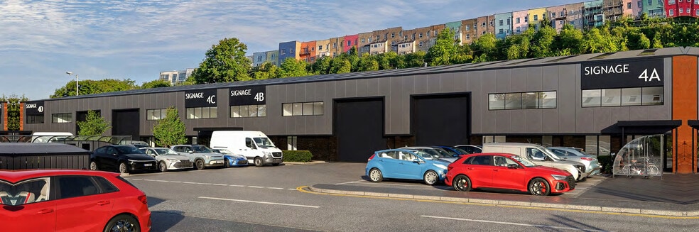 Mead Rise, Bristol to rent - Building Photo - Image 1 of 12