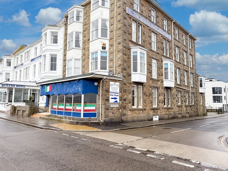 4 Promenade, Penzance to rent - Building Photo - Image 2 of 2
