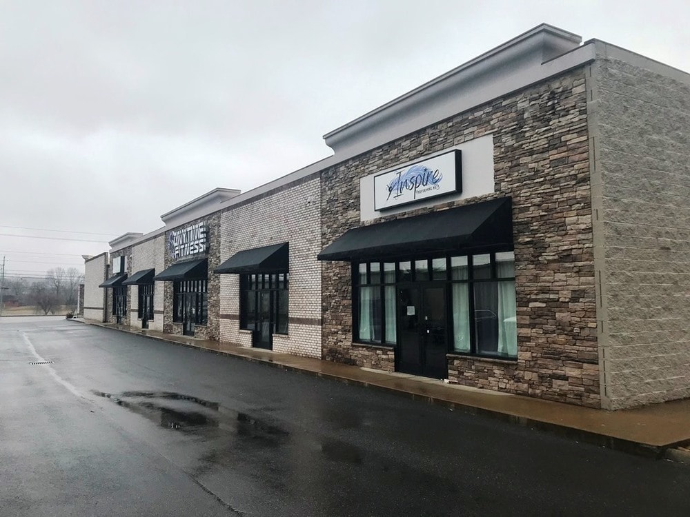 1989 Winfield Dunn Pkwy, Sevierville 37876 Retail for Sale UK