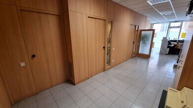 Retail in Castellar del Vallès, Barcelona to rent Interior Photo- Image 2 of 13