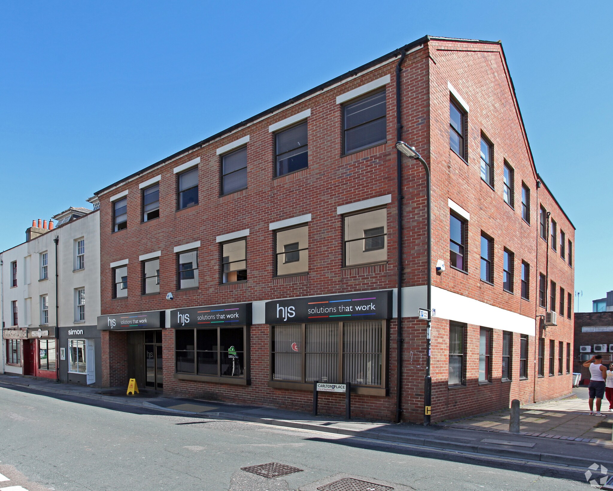 12-14 Carlton Pl, Southampton for sale Primary Photo- Image 1 of 1