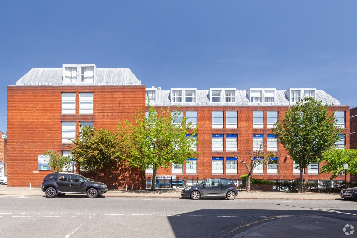 6169 Derngate, Northampton NN1 1UE UK