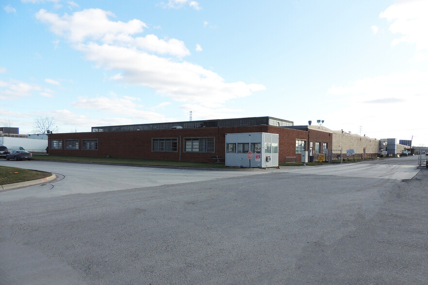 12350 E Nine Mile Rd, Warren, MI for sale - Building Photo - Image 1 of 1