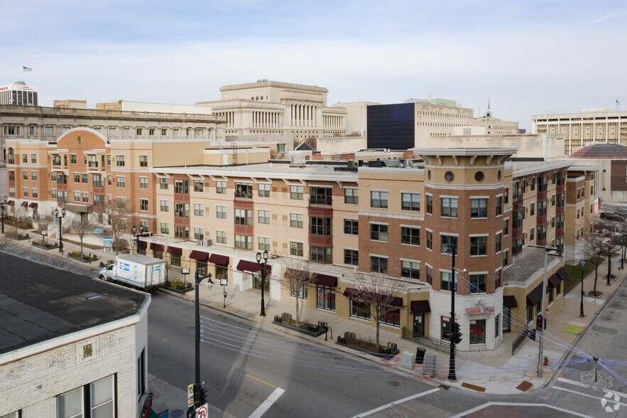 740 W Wisconsin Ave, Milwaukee, WI for rent - Aerial - Image 1 of 1