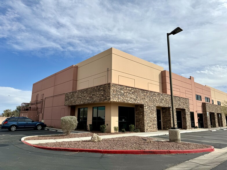 3060 E Post Rd, Las Vegas, NV for rent - Building Photo - Image 2 of 22