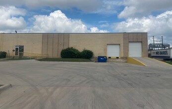 721 N Great Southwest Pky, Arlington, TX for rent Building Photo- Image 1 of 6