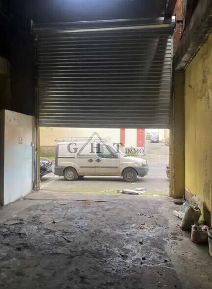 Industrial in Montreuil for sale - Interior Photo - Image 2 of 2