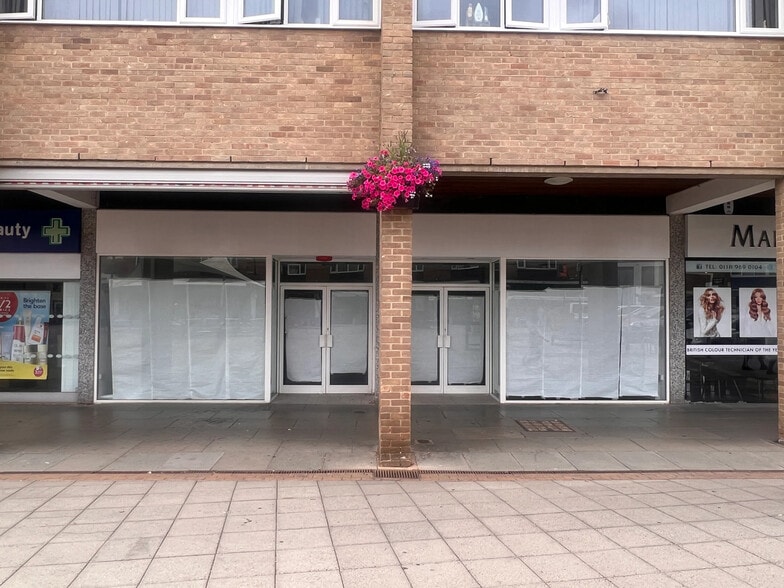 99 Crockhamwell Rd, Reading to rent - Building Photo - Image 3 of 20