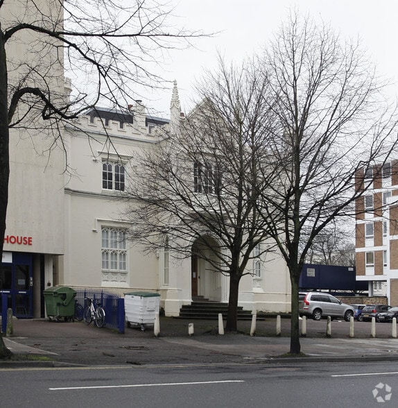 Oriel Rd, Cheltenham for rent - Building Photo - Image 2 of 2