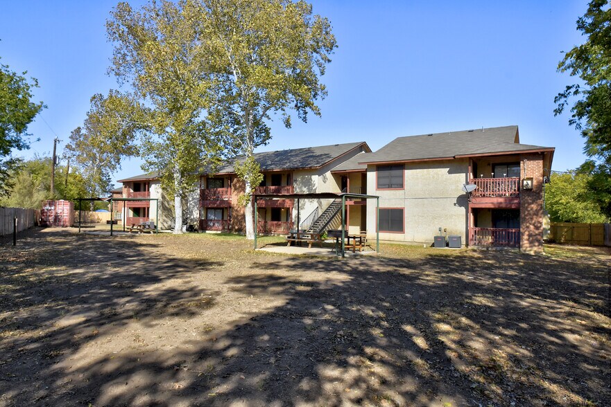 3616 Fairmeadows, San Antonio, TX 78211 UK