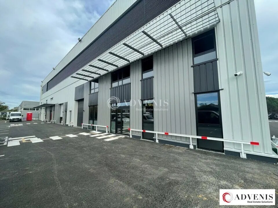 Location Local d'activités 473 m² - Photo 1