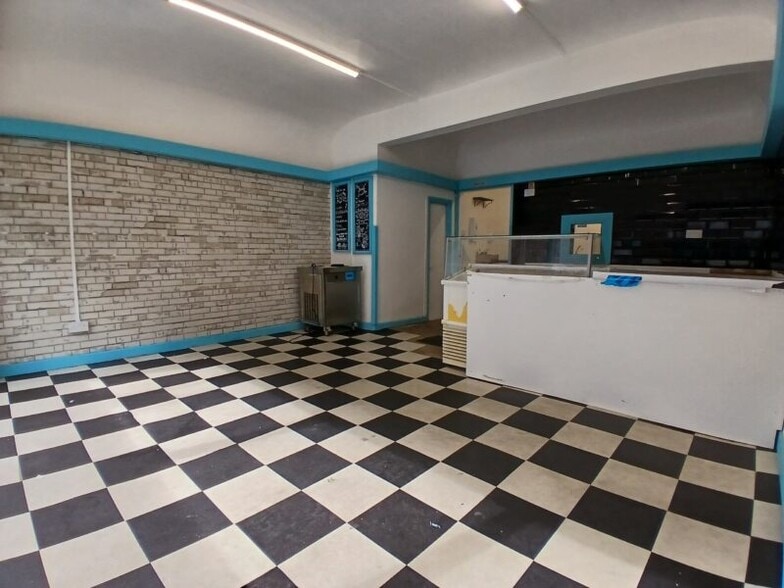 4 Boot Way, Burnley to rent - Interior Photo - Image 3 of 7