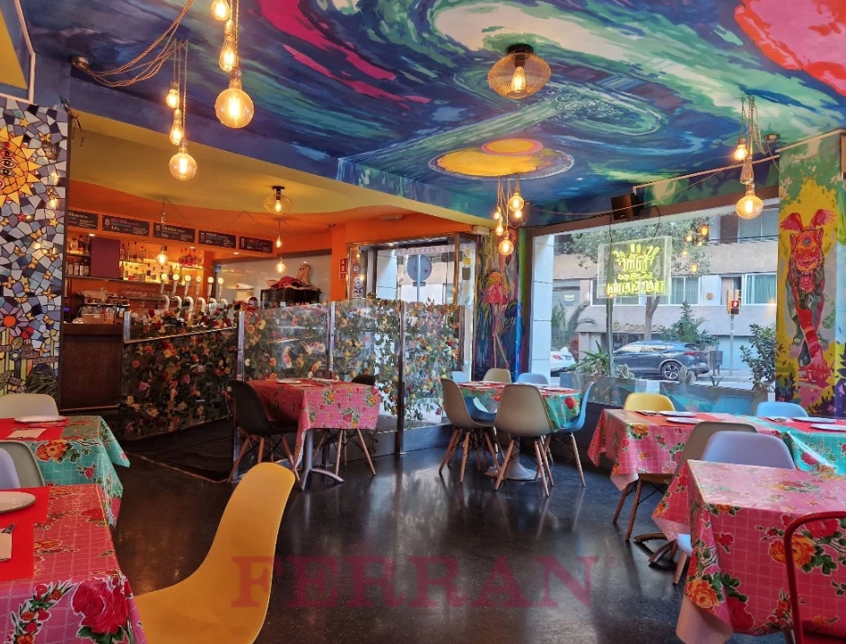 Retail in Barcelona, Barcelona to rent Interior Photo- Image 1 of 8