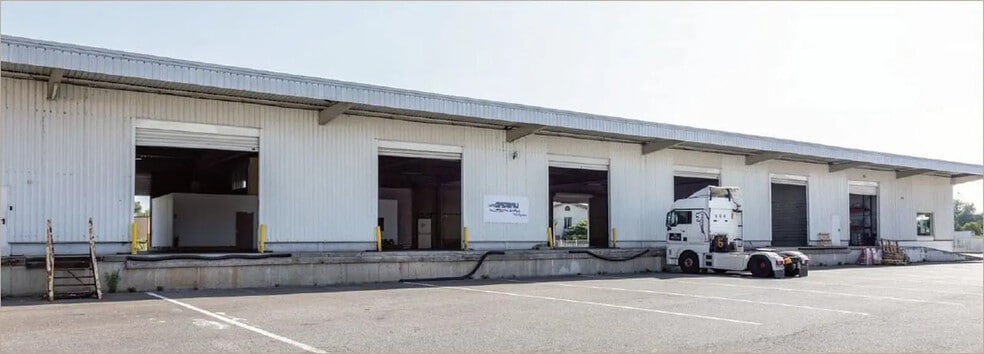 4 Avenue De La Saudrune, Portet-sur-Garonne to rent - Building Photo - Image 3 of 8