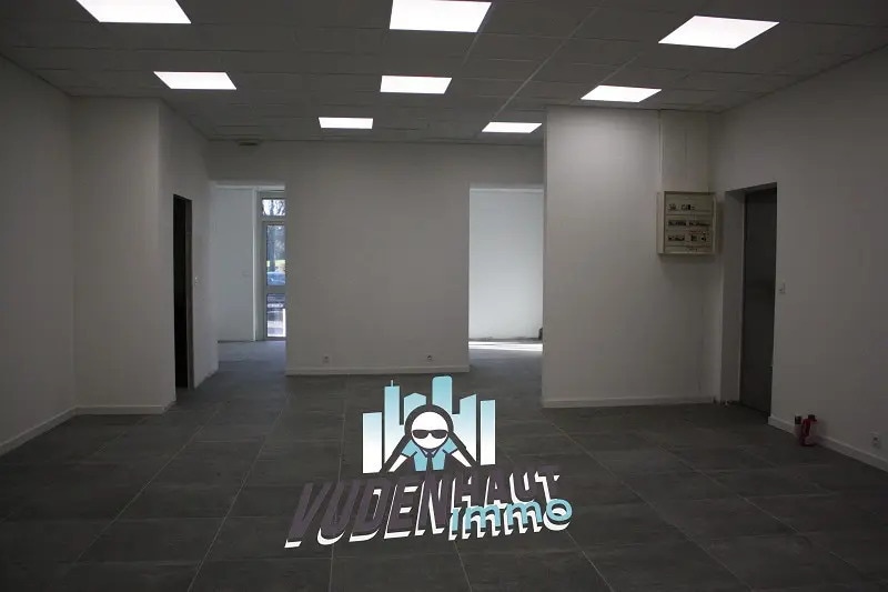 Office / Retail in Colomiers to rent Building Photo- Image 1 of 10