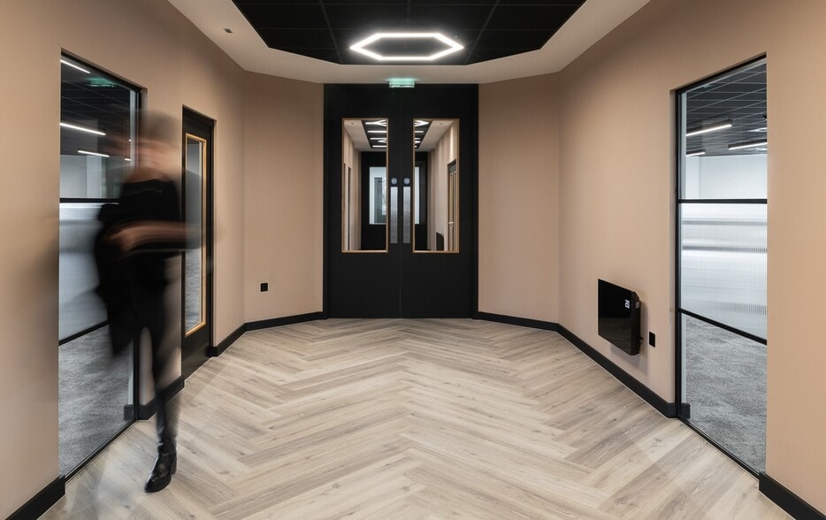 280 Bath Road Rd, West Drayton to rent - Building Photo - Image 3 of 7