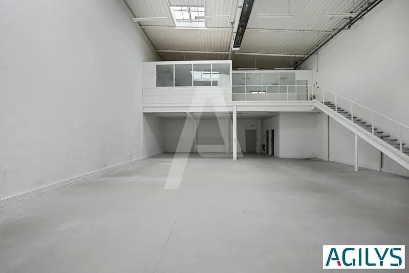 8-10 Rue Salvador Allende, Palaiseau to rent - Building Photo - Image 2 of 8