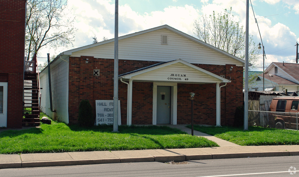 303 Dunbar Ave, Dunbar, WV for sale - Primary Photo - Image 1 of 1