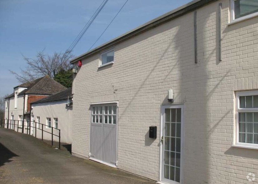 Bells Yew Green Rd, Tunbridge Wells for sale - Building Photo - Image 1 of 1