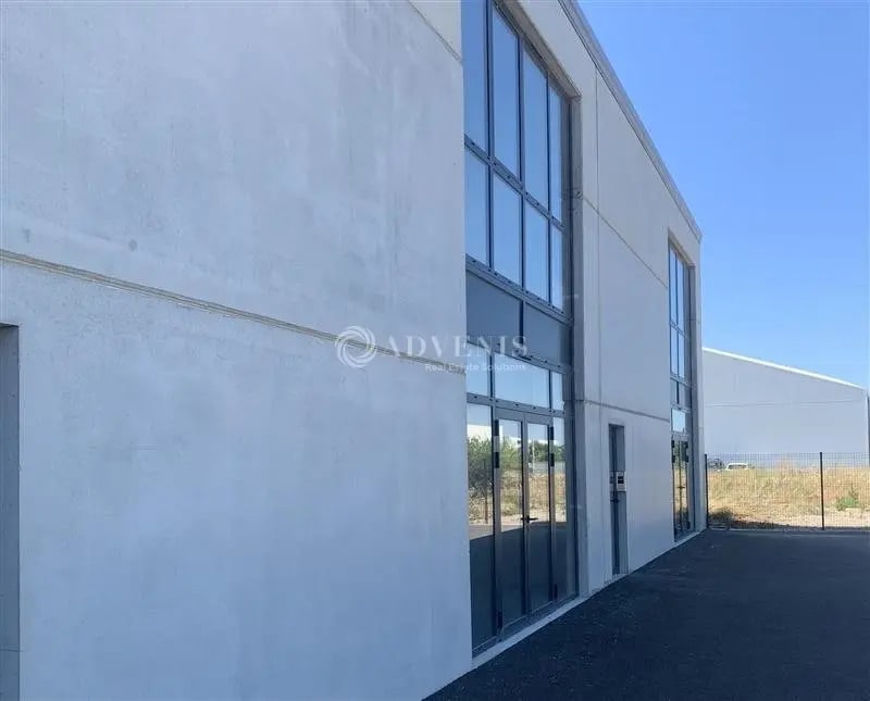 Location Bureaux 400 m² - Photo 1