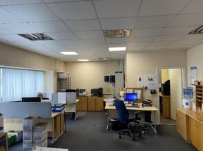 7-9 Tom Johnston Rd, Dundee to rent Interior Photo- Image 2 of 2