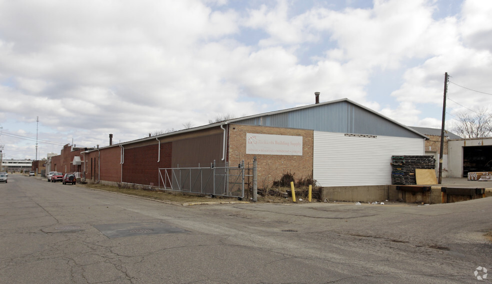 1702 Franklin St, South Bend, IN for rent - Primary Photo - Image 1 of 24