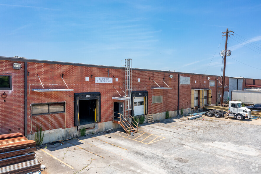 1335 Rockdale Industrial Blvd NW, Conyers, GA for rent - Building Photo - Image 2 of 7