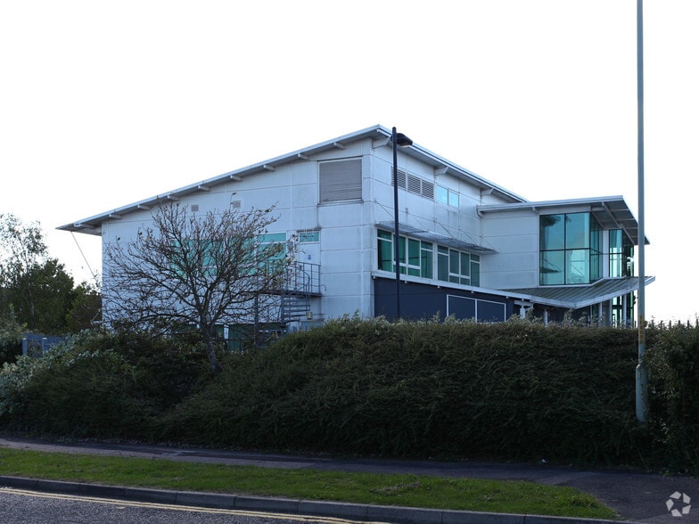 Long Barrow Way, Ashford to rent - Building Photo - Image 2 of 6