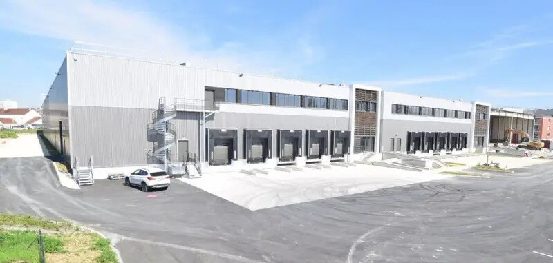 2 Avenue Des Morillons, Garges-lès-Gonesse to rent Building Photo- Image 1 of 4