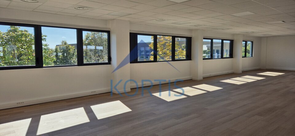 27 Chemin Des Peupliers, Dardilly to rent - Interior Photo - Image 1 of 5