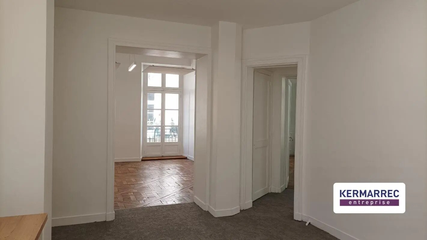 Office in Nantes to rent Building Photo- Image 1 of 11