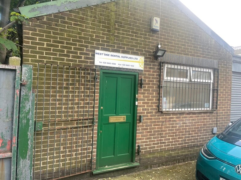 216 Sydenham Rd, Croydon to rent - Primary Photo - Image 1 of 15