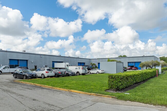 More details for 5500-5632 NW 161st St, Hialeah, FL - Industrial to Rent