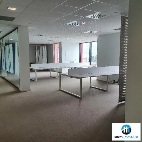 Office in Grenoble to rent - Interior Photo - Image 2 of 22