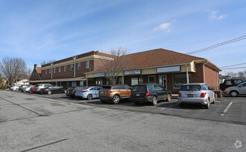 20010 Fisher Ave, Poolesville, MD for rent Primary Photo- Image 1 of 10