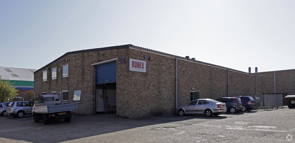 14 Bilton Way, Luton for sale - Primary Photo - Image 1 of 1