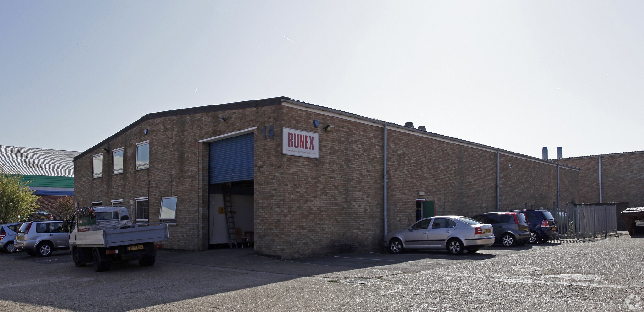 14 Bilton Way, Luton for sale Primary Photo- Image 1 of 1