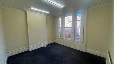 44 Holly Walk, Leamington Spa to rent Interior Photo- Image 2 of 8