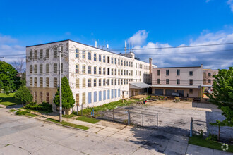 3100 W Meinecke Ave, Milwaukee, WI for sale Primary Photo- Image 1 of 1