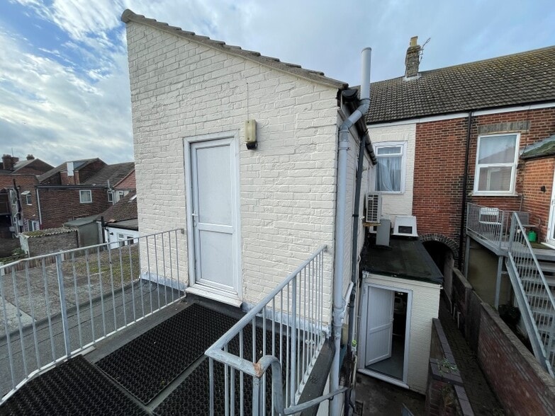 75 High St, Great Yarmouth for sale - Building Photo - Image 2 of 10