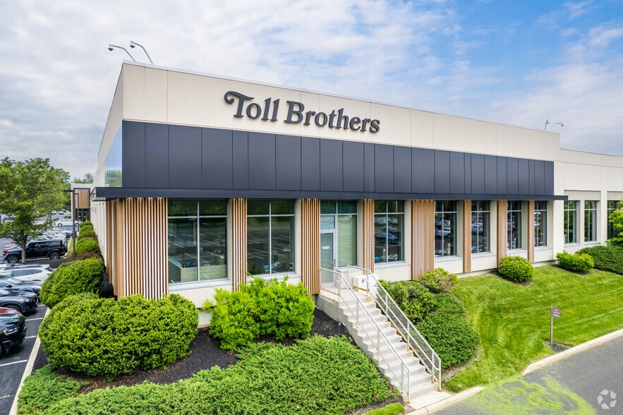 1100-1140 Virginia Dr, Fort Washington, PA to rent - Building Photo - Image 3 of 10