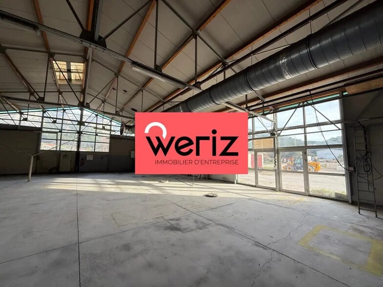 Industrial in Marseille to rent - Building Photo - Image 2 of 6