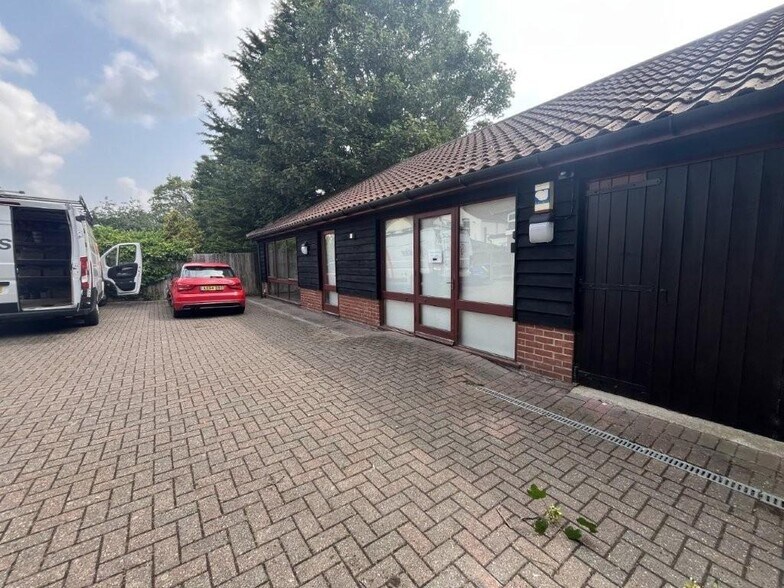 1A Norfolk Rd, Ipswich to rent - Building Photo - Image 2 of 9