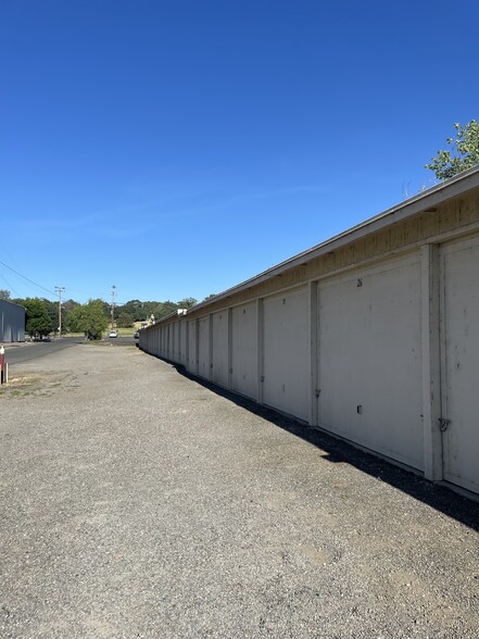 14997 Weyland Ave, Clearlake, CA for sale - Building Photo - Image 2 of 5