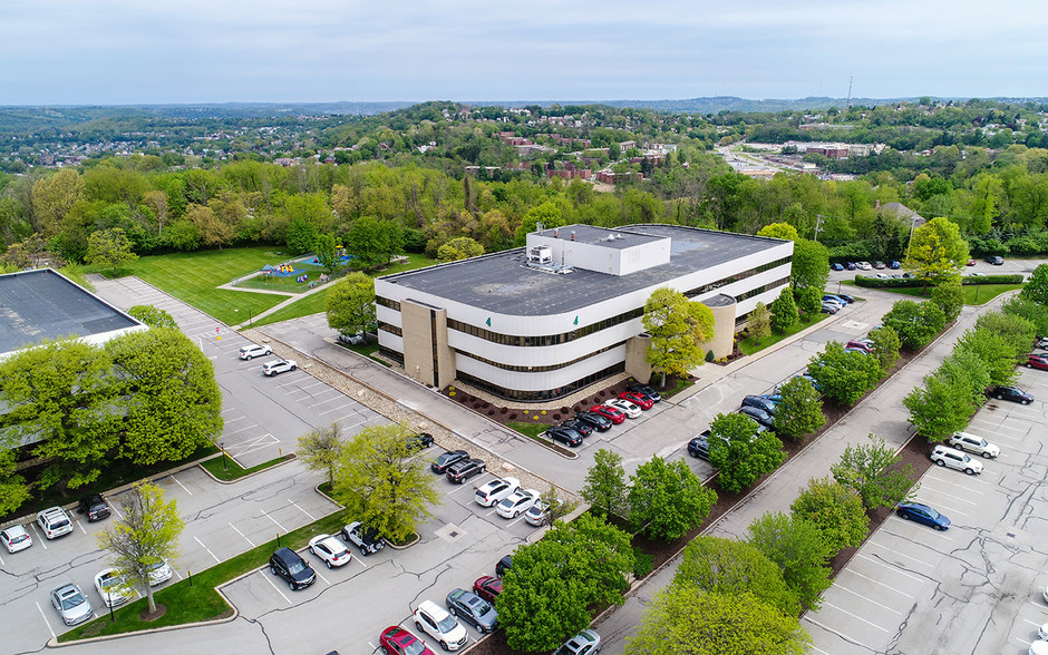 501 Holiday Dr, Pittsburgh, PA for rent - Building Photo - Image 1 of 14